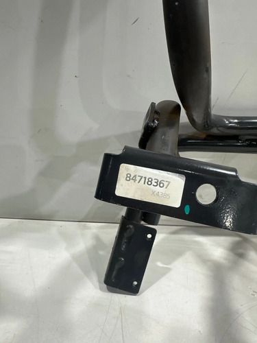 Suporte Estribo Direito Volvo Vm 84718367 Original Usado - foto 3