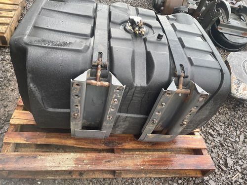 Par Tanque Plástico Volvo Fm 2011 Original Completo - foto 5